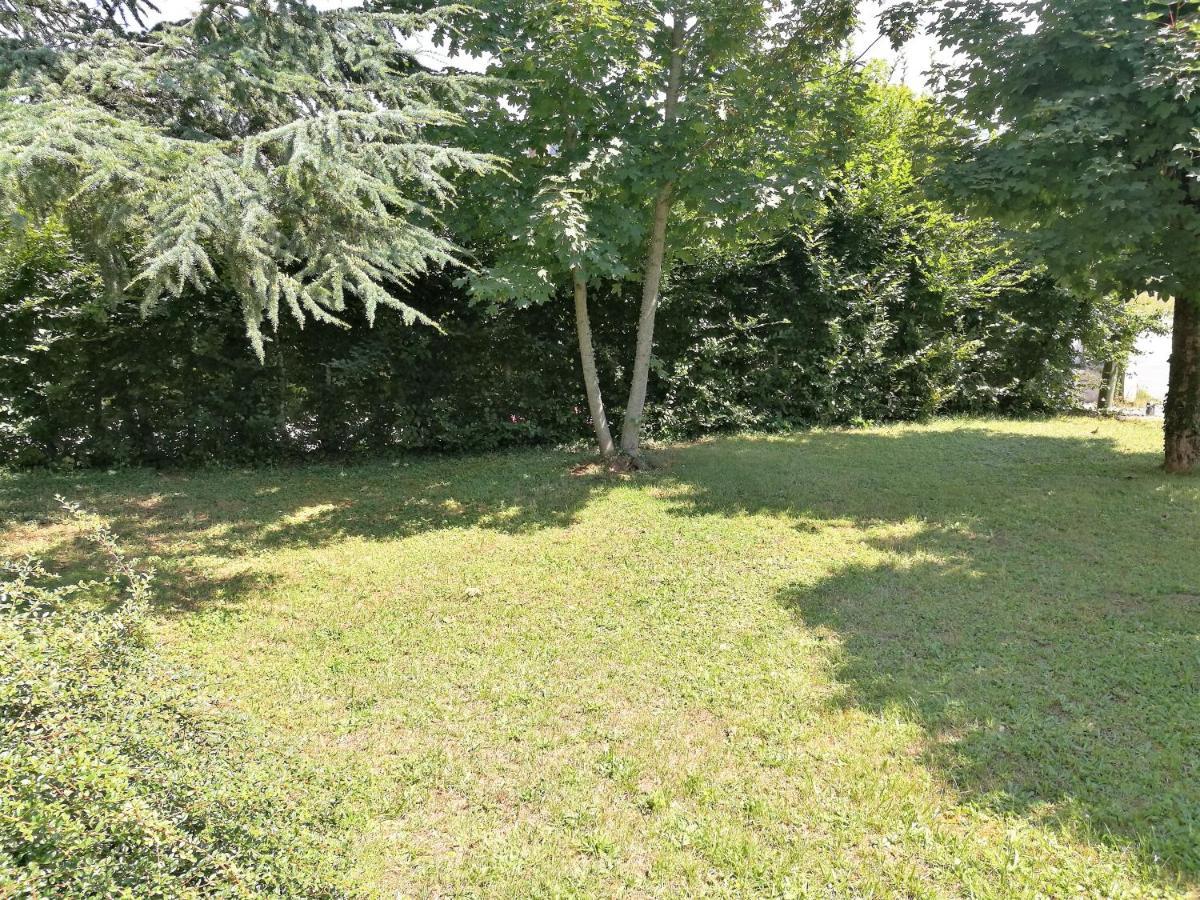 Douceur En Campagne Apartment Еспалион Екстериор снимка